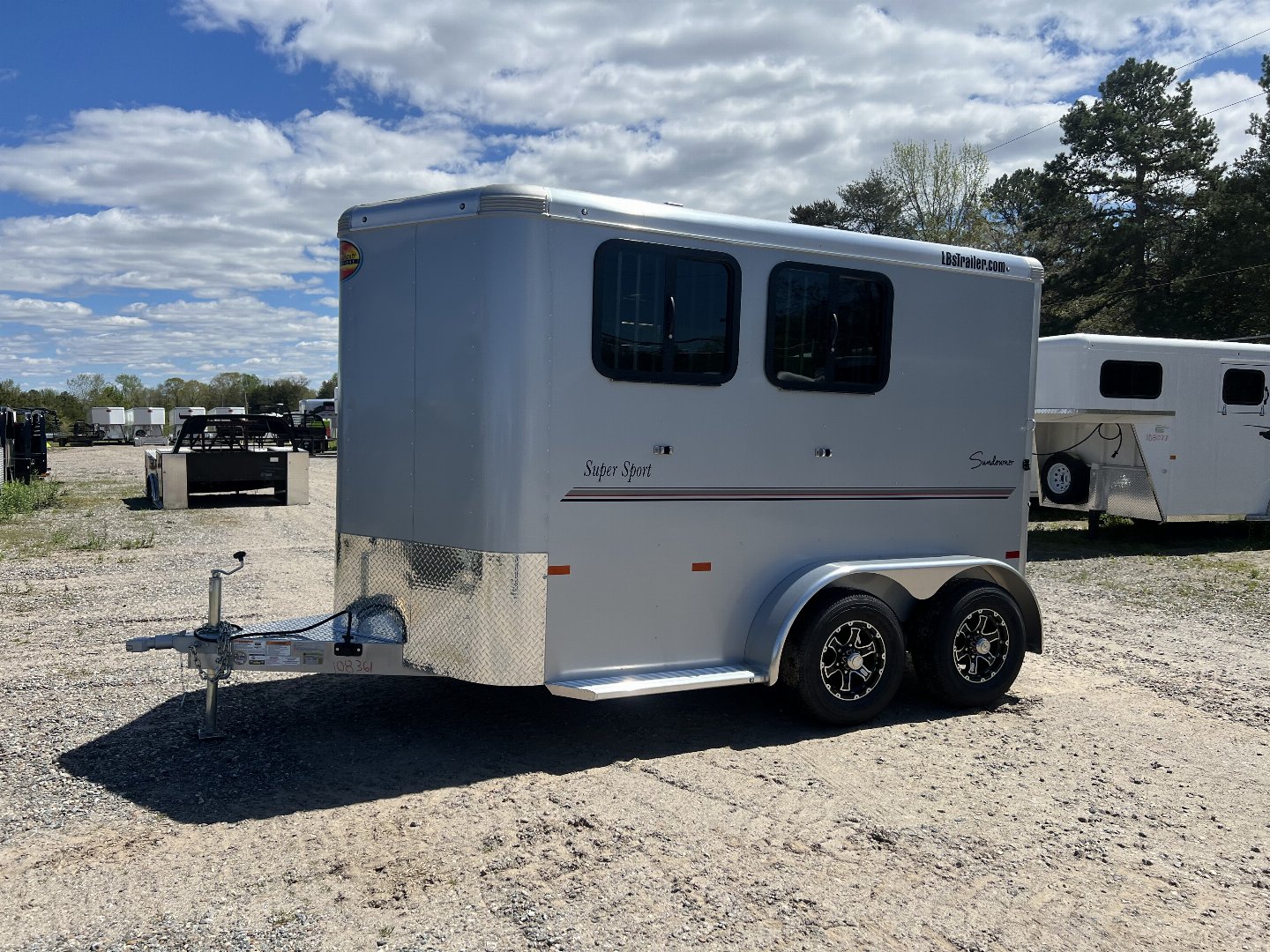 Used 2000 Sundowner Trailers Sierra 3H 8012 LQ w/4' slant wall mid tack