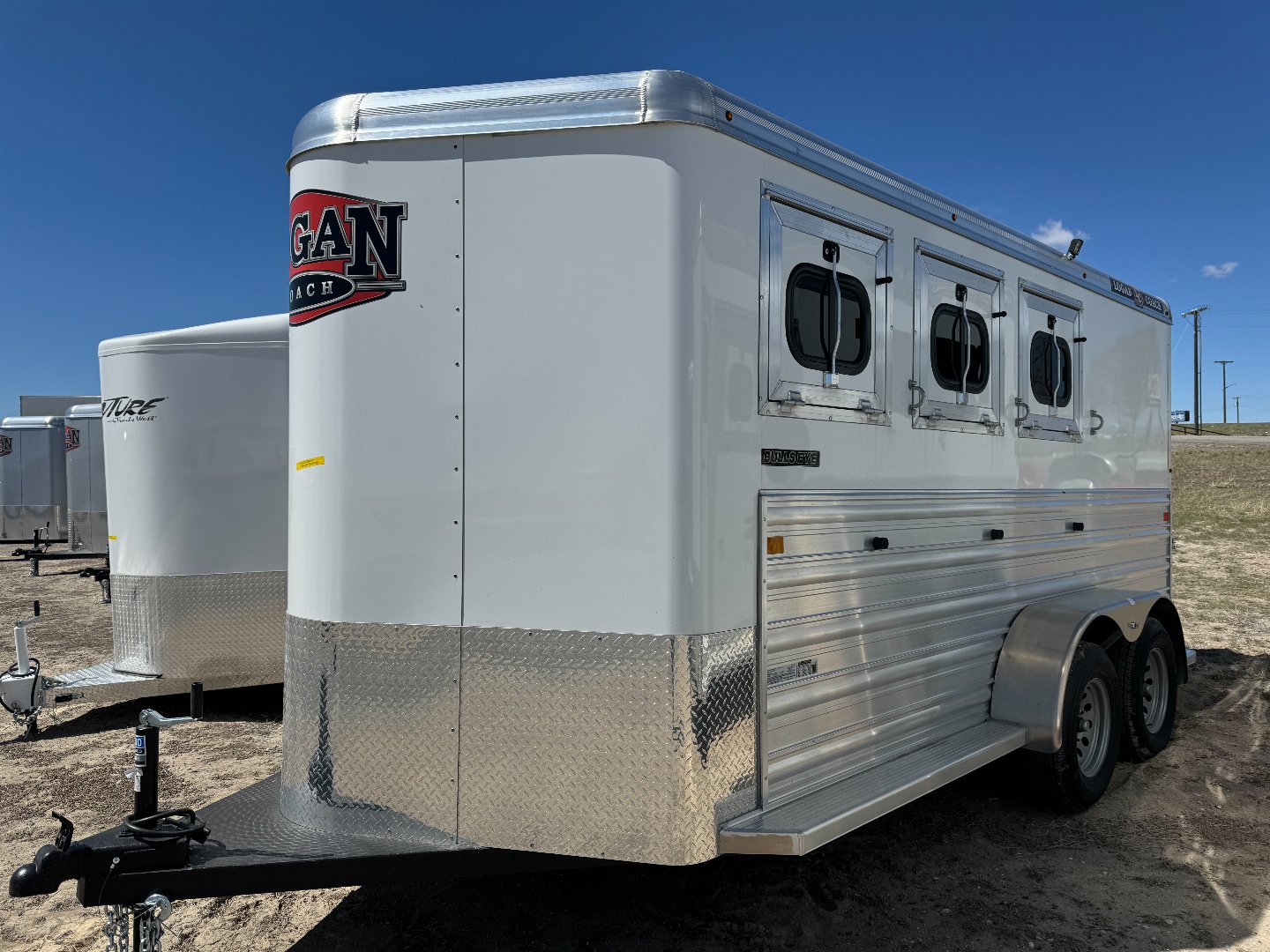 New 2024 LOGAN COACH 3H BULLSEYE BH Horse Trailer Three Forks Montana