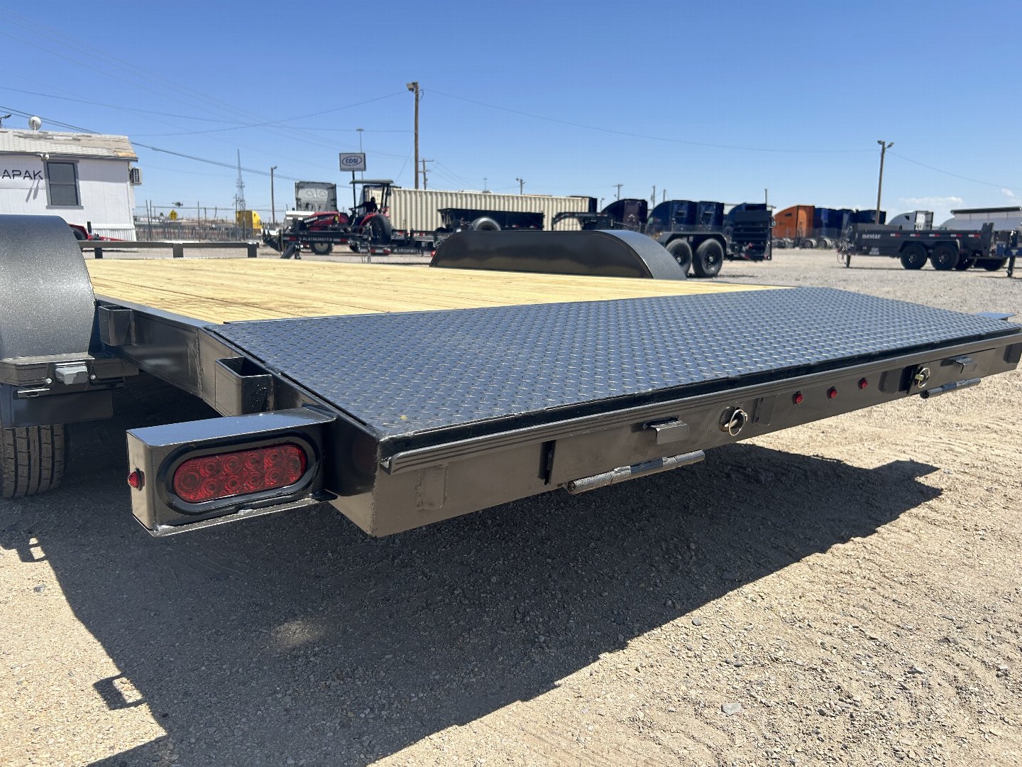 New 2024 VAR 7x18 Car Hauler El Paso Texas