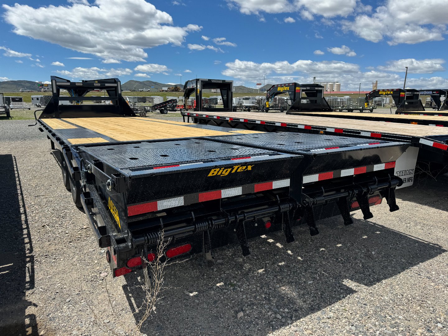 New 2024 BIG TEX TRAILERS 14GN 20+5 Flatbed Trailer Three Forks Montana