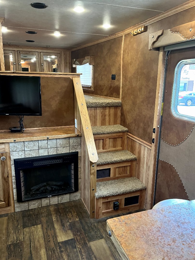 Used 2016 Featherlite Trailers 4H 16' LQ Horse Trailer Randolph Minnesota