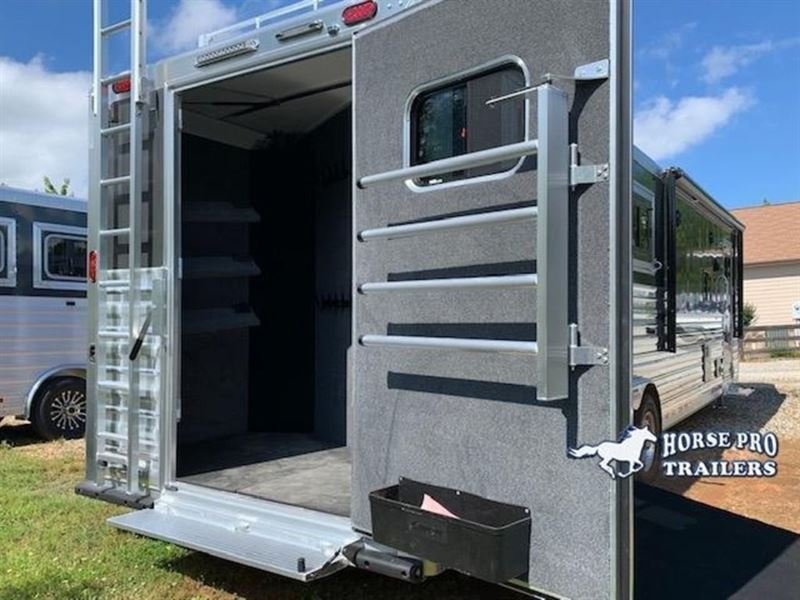 New 2025 CIMARRON TRAILERS Norstar NS3G Horse Trailer Gainesville