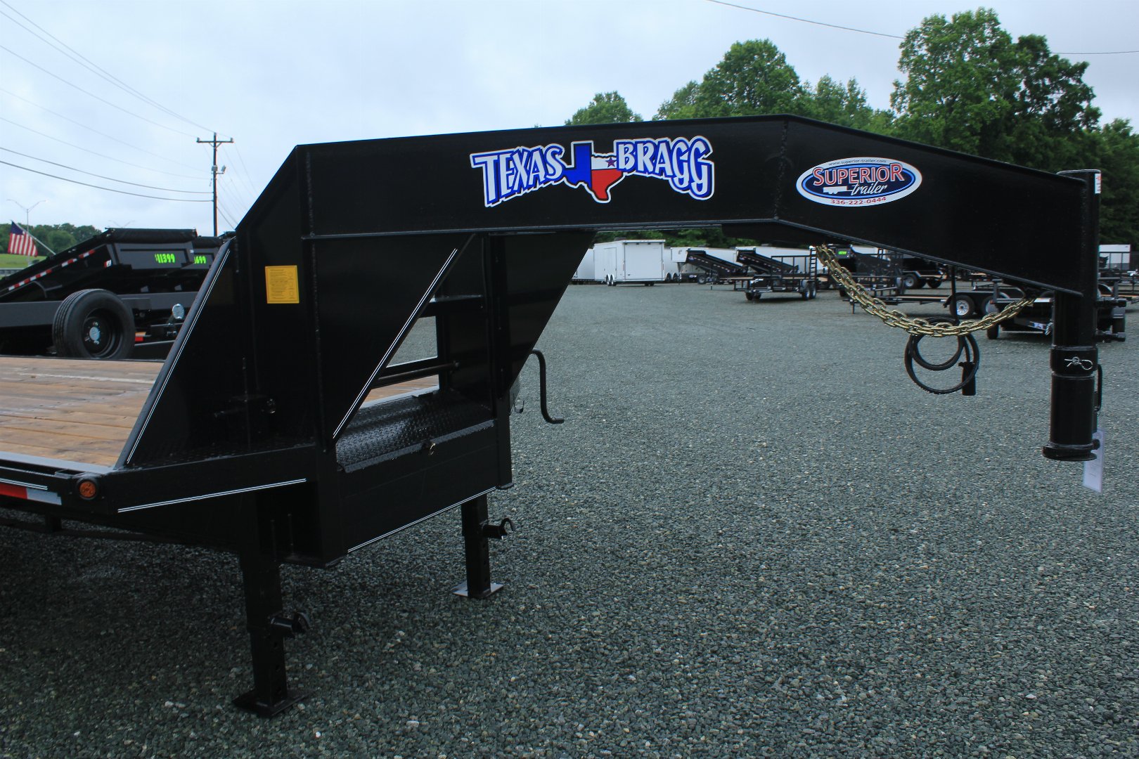 New 2025 TEXAS BRAGG TRAILERS GN 25+5 20K Flatbed Trailer Burlington