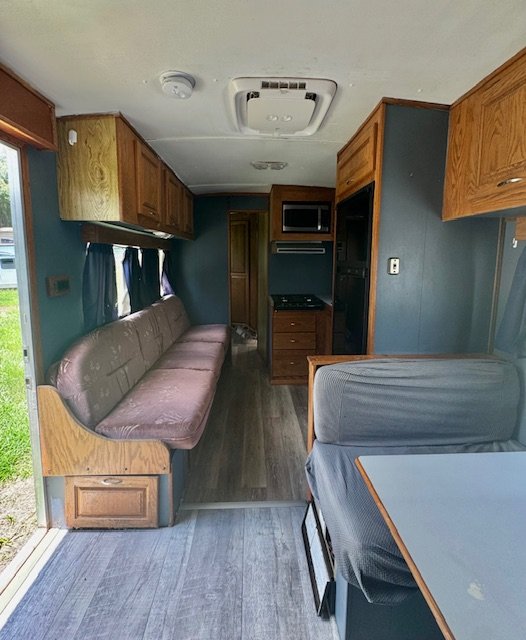 Used 1990 Featherlite 8' wide 2 horse w/ 16' lq Trailers Horse Trailer