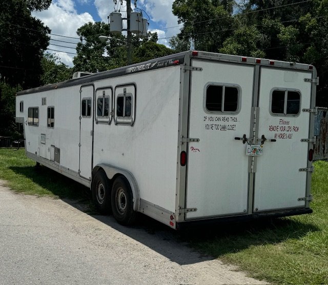 Used 1990 Featherlite 8' wide 2 horse w/ 16' lq Trailers Horse Trailer