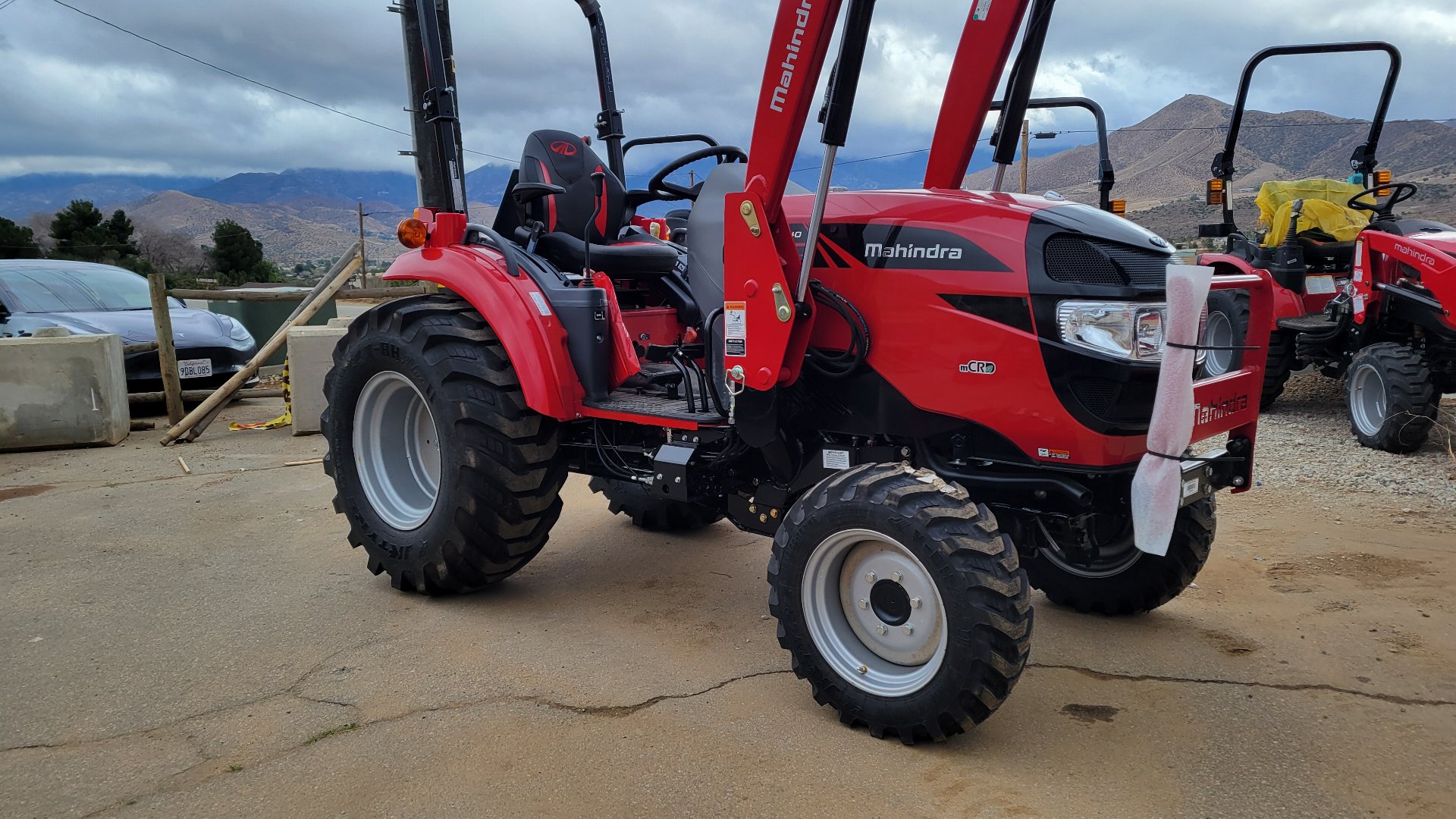 New 2023 Mahindra 1640 HST