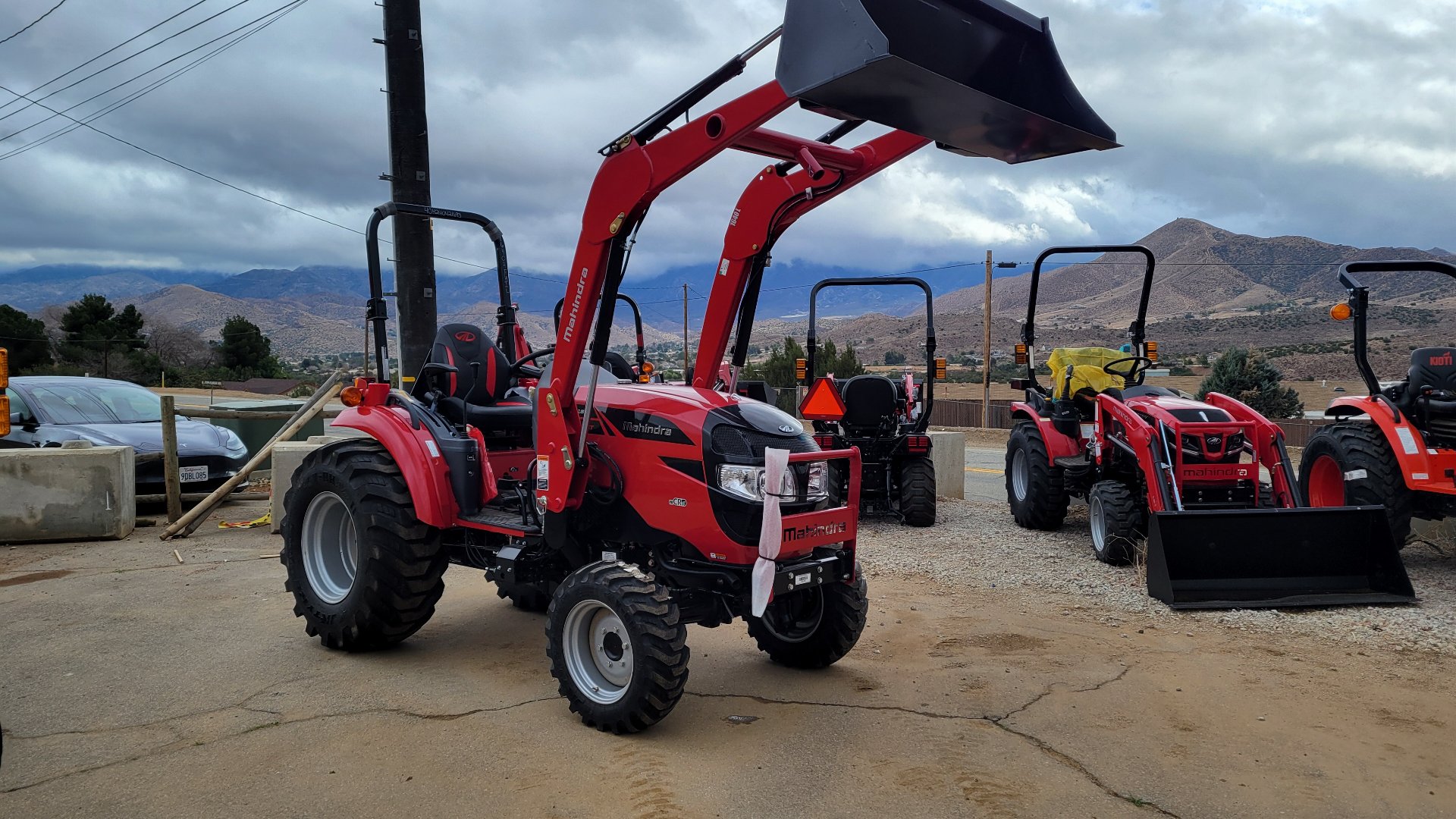 New 2023 Mahindra 1640 HST