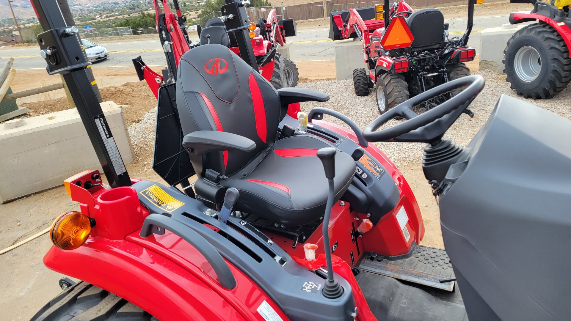 New 2023 Mahindra 1640 HST