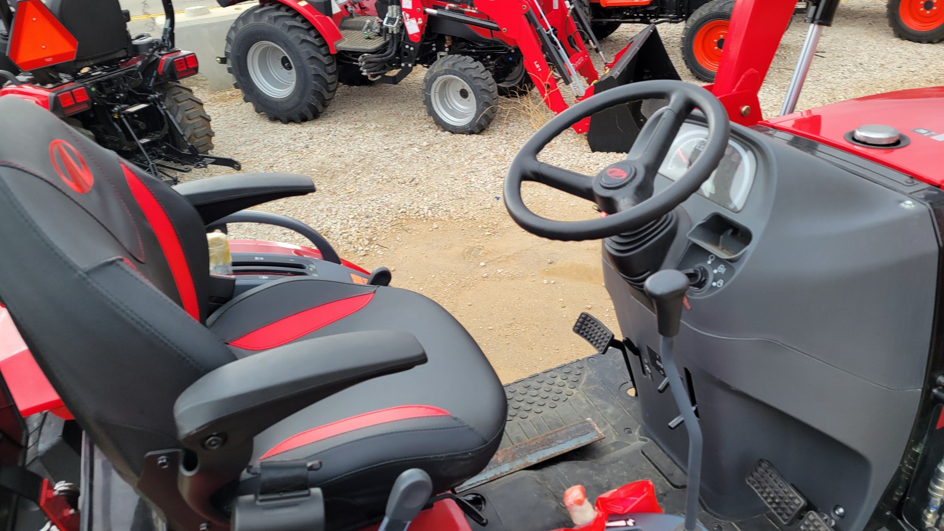New 2023 Mahindra 1640 HST