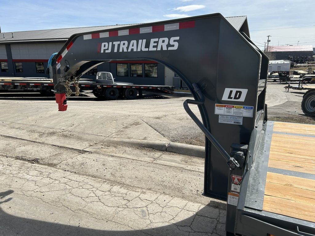 New 2024 PJ Trailers LowPro Flatdeck With Duals (LD) 35' Flatbed