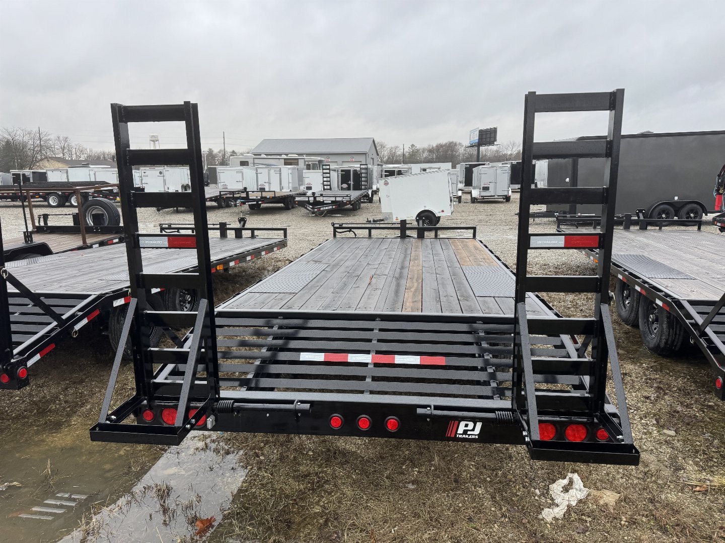 New 2025 PJ Trailers F8202 Deckover Trailer 102X20 TA DOVETAIL (GVW:14000) BLACK W/ FOLD UP RAMPS