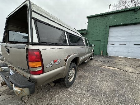 Used 2000 GMC 2500 3/4 TON Truck