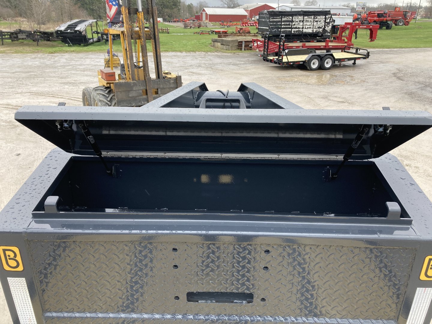 New 2024 Belmont 35' Deckover Gooseneck Hydraulic Dovetail