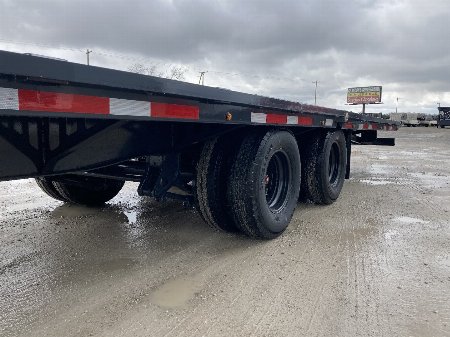 New 2024 Belmont 35' Deckover Gooseneck Hydraulic Dovetail