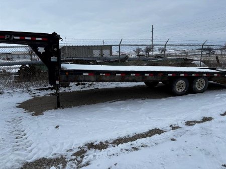Used 2008 PJ Trailers 25GN Flatbed Trailer
