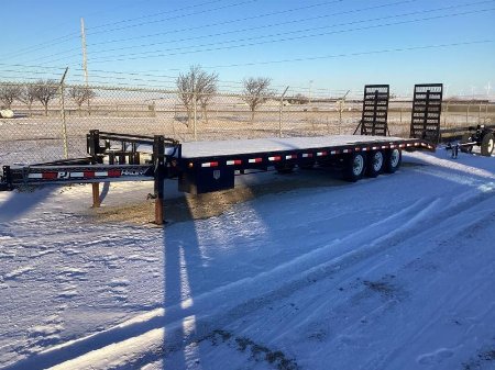 Used 2019 PJ Trailers 30' x 8  I-Beam Deckover Trailer