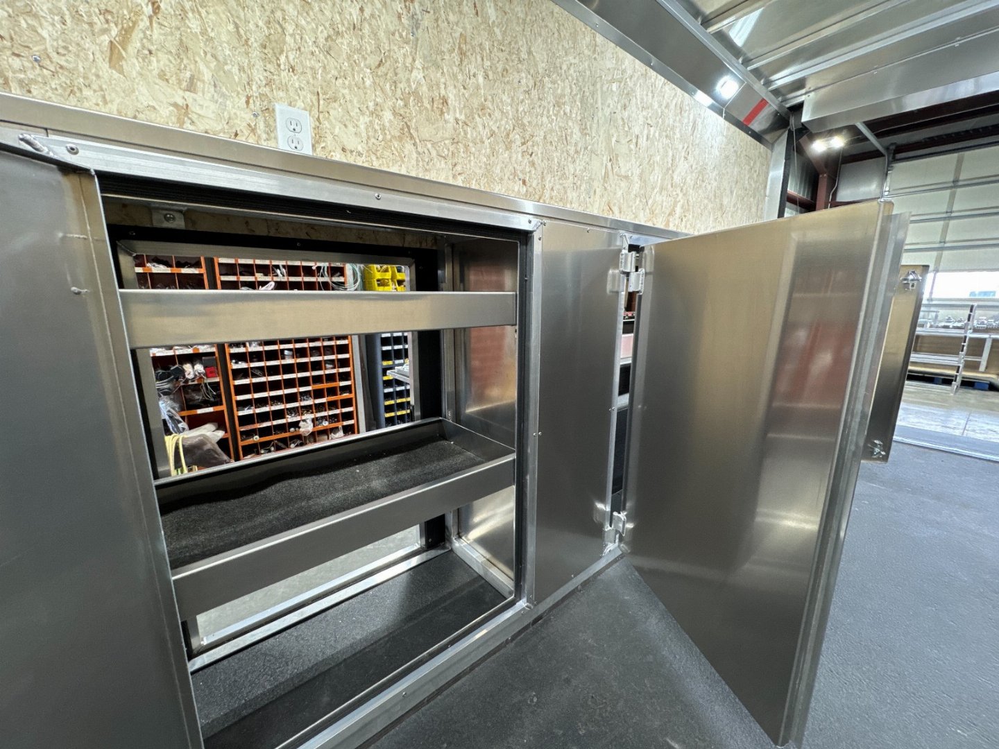 New 2025 Logan Coach Contractor Tool Crib