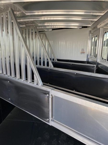 New 2022 Sundowner Trailers 4 Horse Gooseneck Trailer