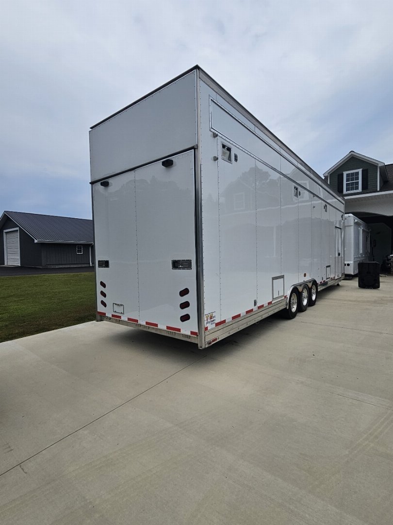 Used 2003 T & E Enterprises Loaded 36’ Stacker Trailer