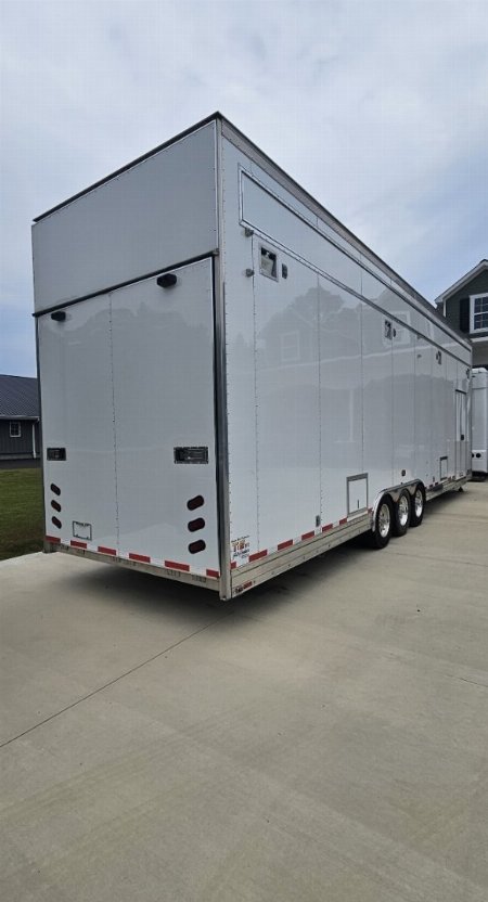 Used 2003 T & E Enterprises Loaded 36’ Stacker Trailer
