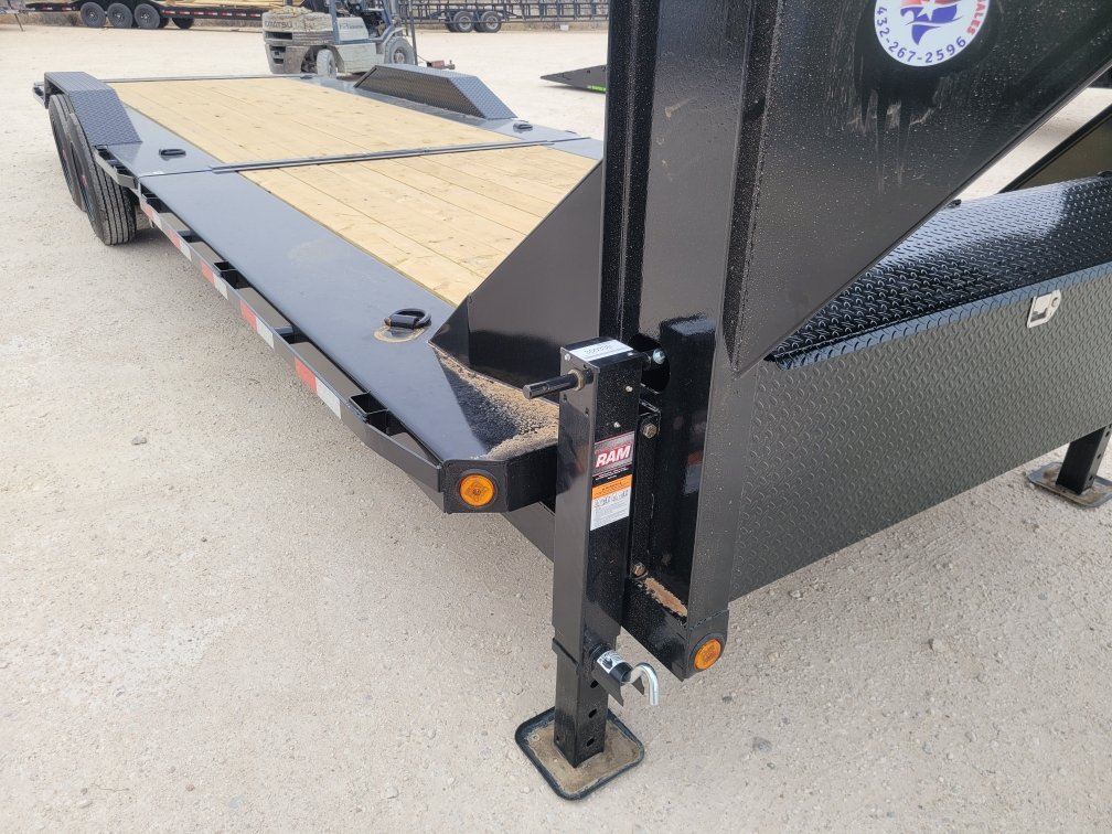 New 2025 Load Trail 102"X26' 20K Gooseneck Tilt
