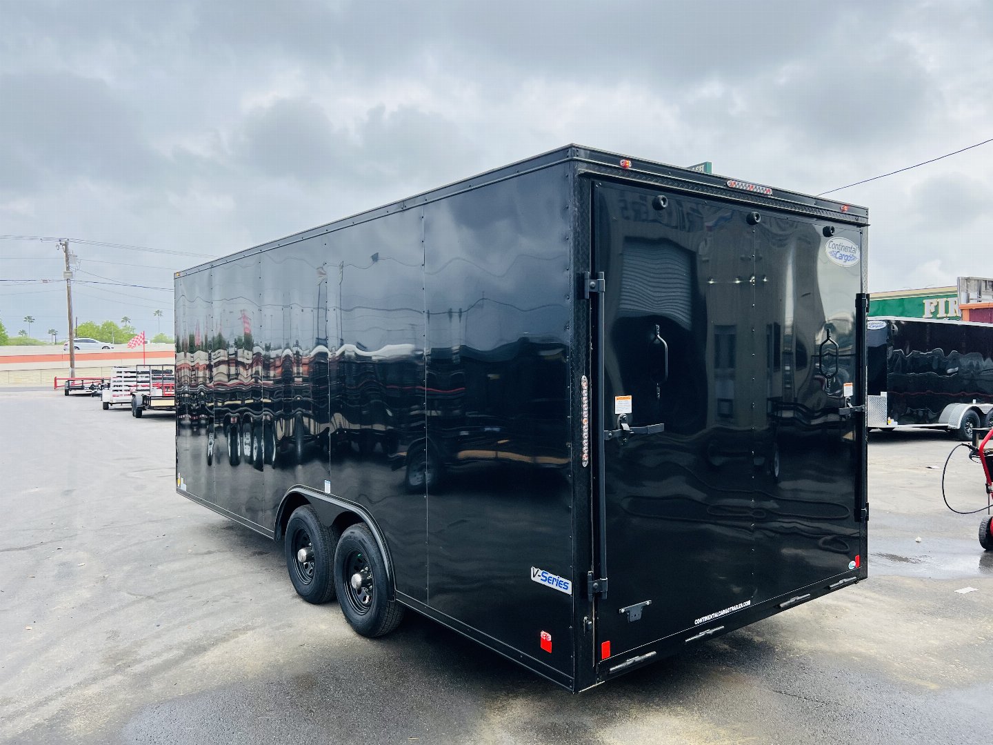 New 2025 Continental Cargo 8.5x20 Cargo / Enclosed Trailer