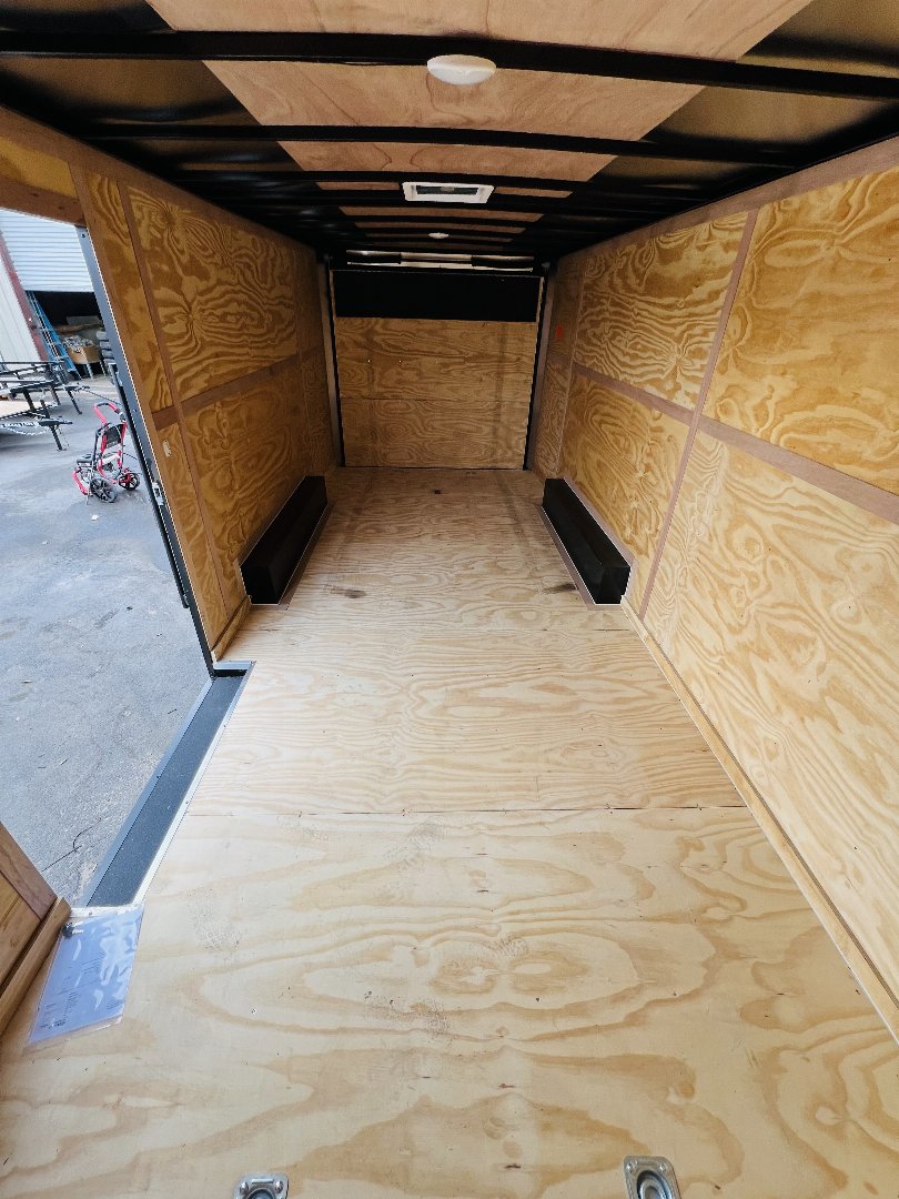 New 2025 Continental Cargo 8.5x20 Cargo / Enclosed Trailer