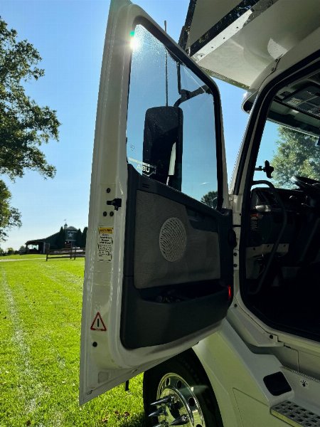 Used 2008 Renegade 45’ T andem Axle Motorcoach