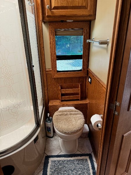 Used 2008 Renegade 45’ T andem Axle Motorcoach