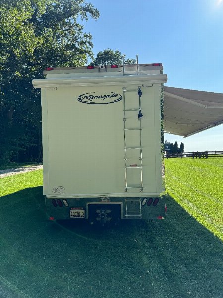 Used 2008 Renegade 45’ T andem Axle Motorcoach