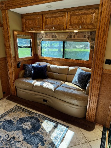 Used 2008 Renegade 45’ T andem Axle Motorcoach