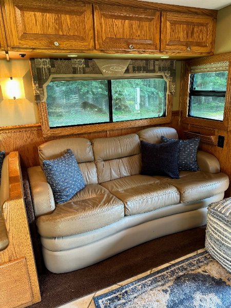 Used 2008 Renegade 45’ T andem Axle Motorcoach