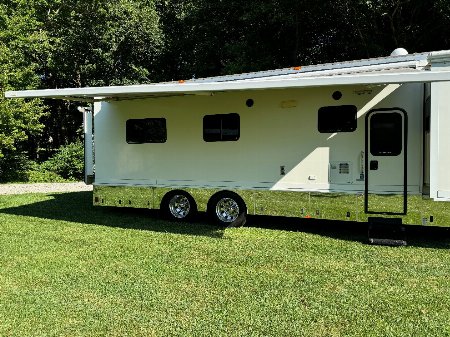 Used 2008 Renegade 45’ T andem Axle Motorcoach
