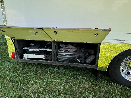 Used 2008 Renegade 45’ T andem Axle Motorcoach