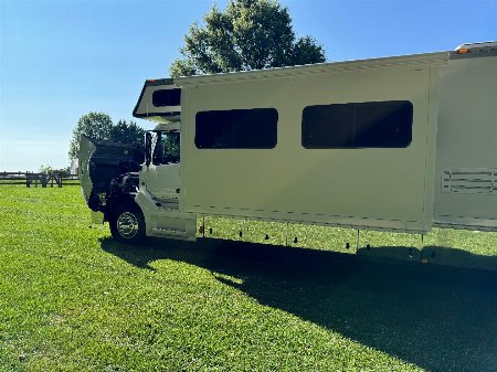 Used 2008 Renegade 45’ T andem Axle Motorcoach