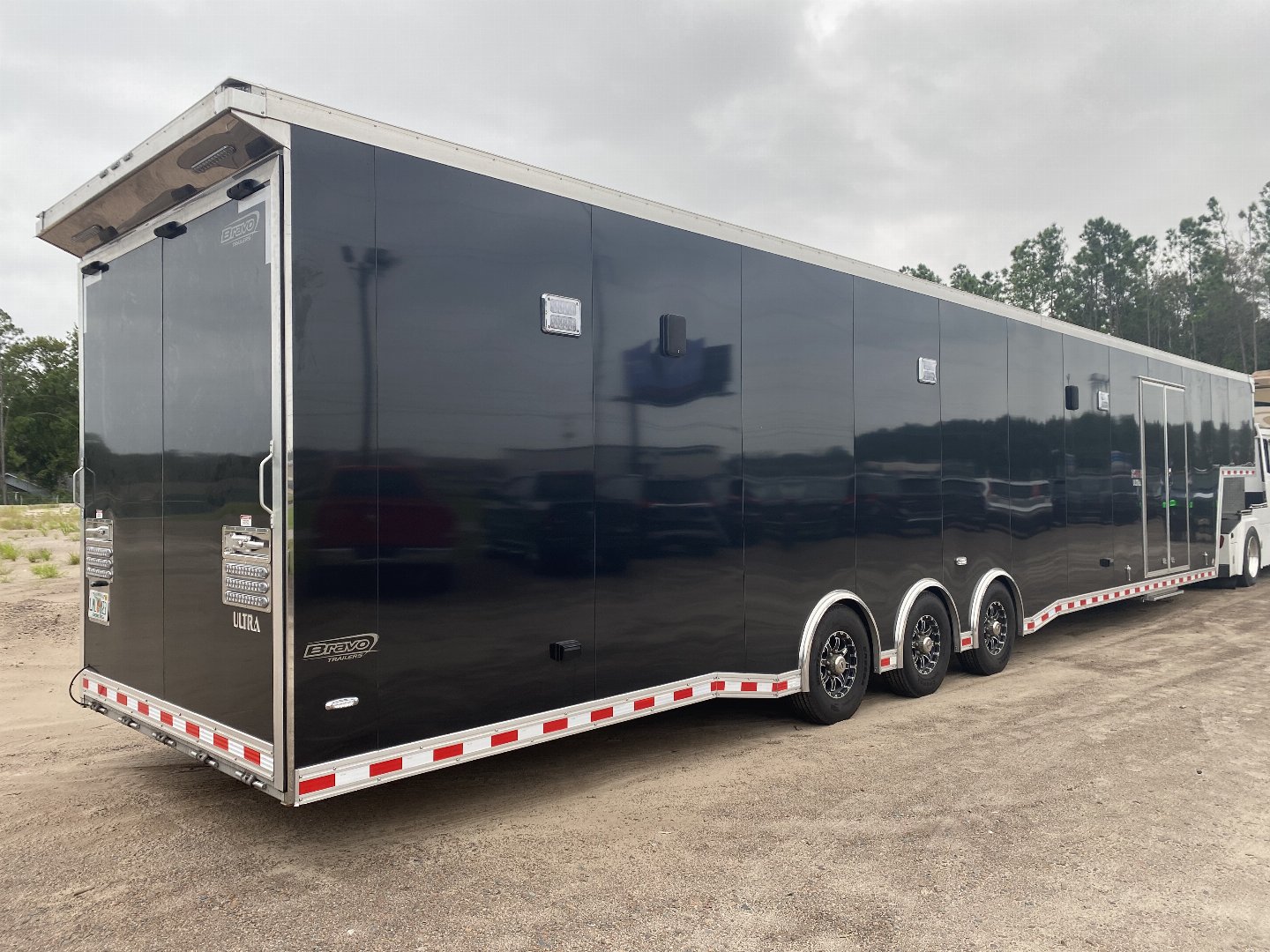 Used 2020 Bravo 48’ Icon Gooseneck Race Trailer