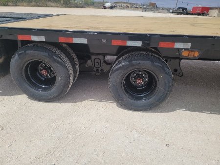New 2025 Load Trail 25' 24K Gooseneck Trailer w/ Max Ramps