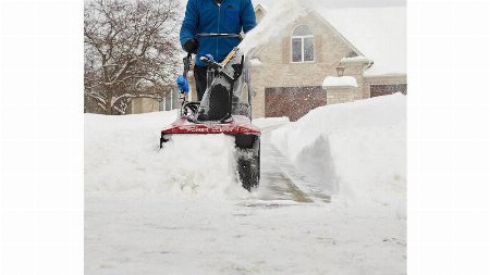 New Toro 21  Power Clear 721 QZE Gas Snow Blower (38756)