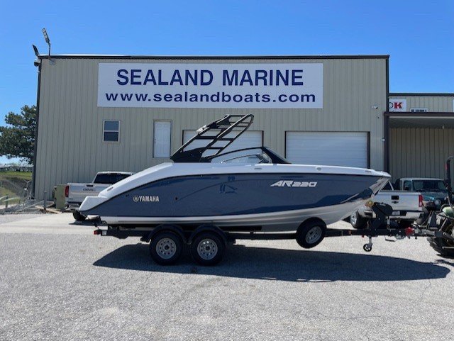 New 2025 Yamaha Boats AR 220 Jet Boat