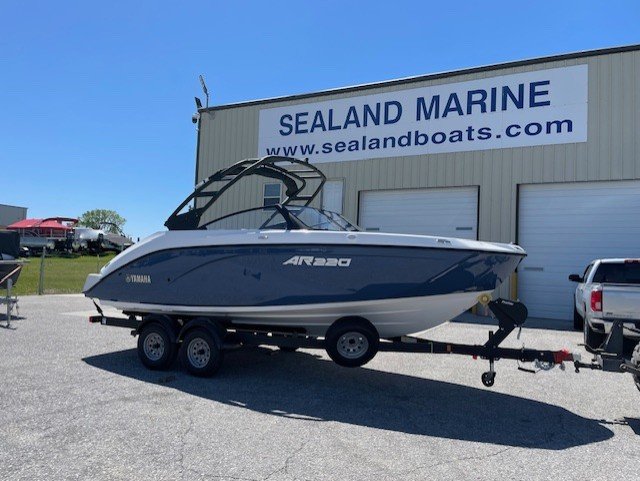 New 2025 Yamaha Boats AR 220 Jet Boat