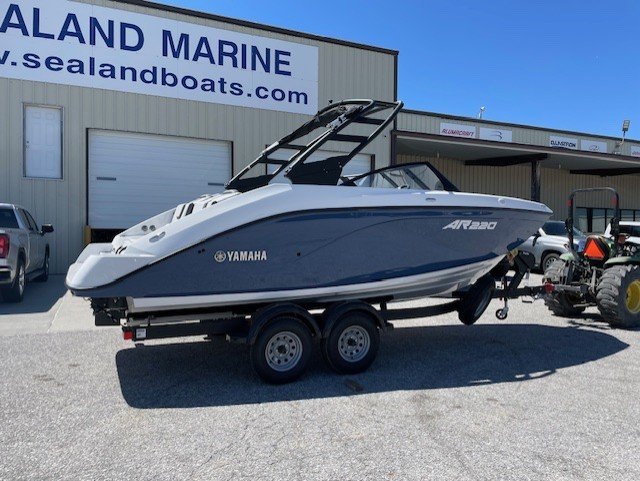 New 2025 Yamaha Boats AR 220 Jet Boat