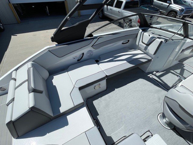 New 2025 Yamaha Boats AR 220 Jet Boat