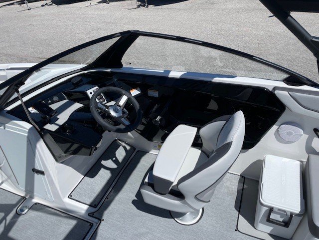 New 2025 Yamaha Boats AR 220 Jet Boat