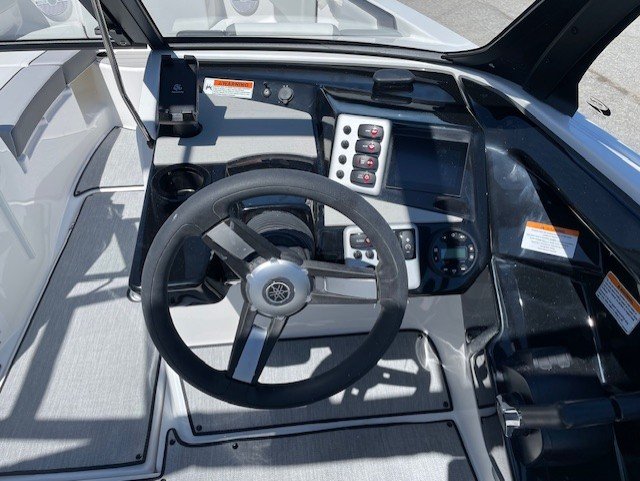 New 2025 Yamaha Boats AR 220 Jet Boat