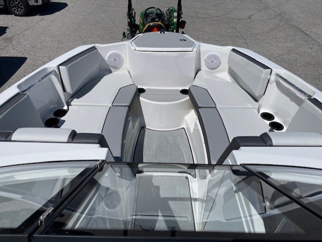 New 2025 Yamaha Boats AR 220 Jet Boat