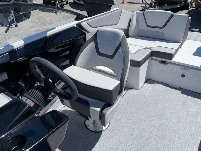 New 2025 Yamaha Boats AR 220 Jet Boat