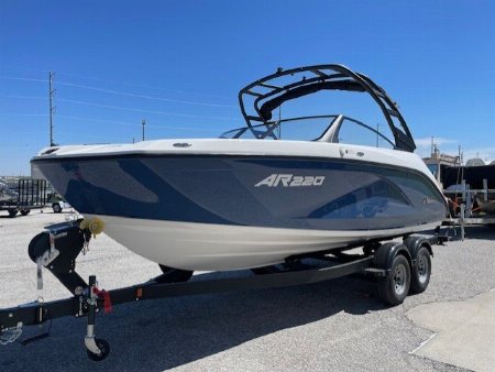 New 2025 Yamaha Boats AR 220 Jet Boat