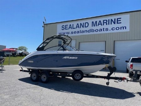 New 2025 Yamaha Boats AR 220 Jet Boat