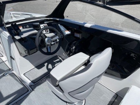 New 2025 Yamaha Boats AR 220 Jet Boat