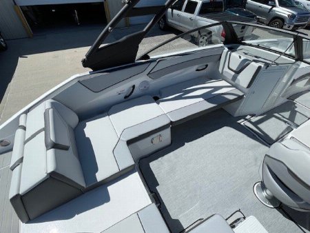 New 2025 Yamaha Boats AR 220 Jet Boat